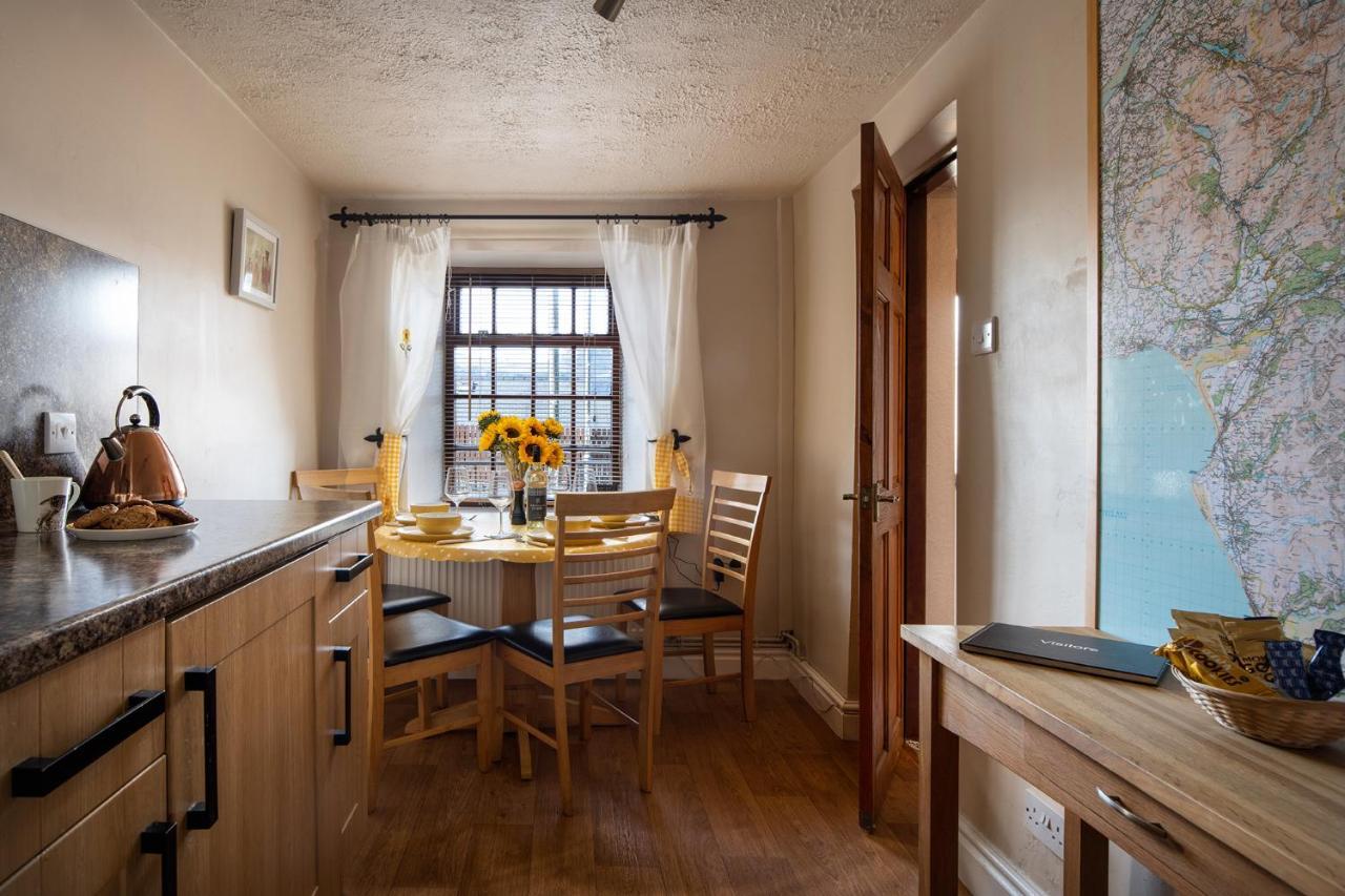 Homely Cottage With Garden And Mountain-View 블레노페스티니오그 외부 사진