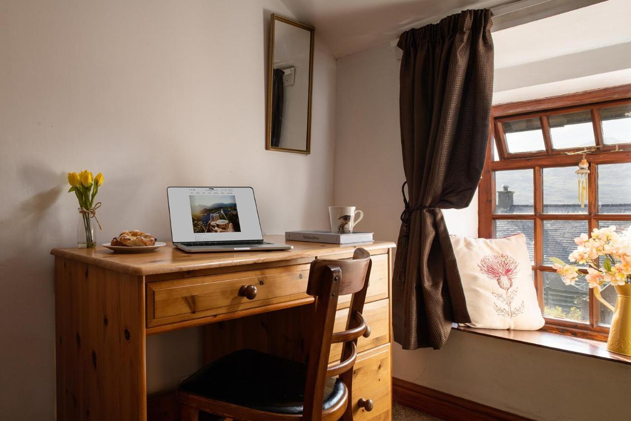 Homely Cottage With Garden And Mountain-View 블레노페스티니오그 외부 사진